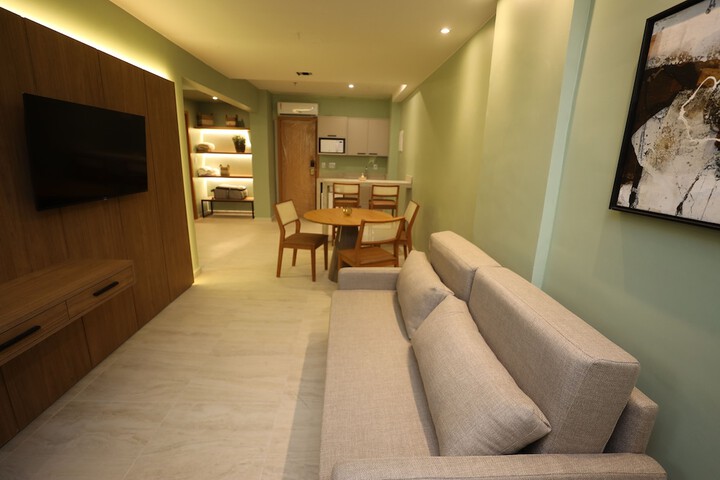 Room 21 of 33