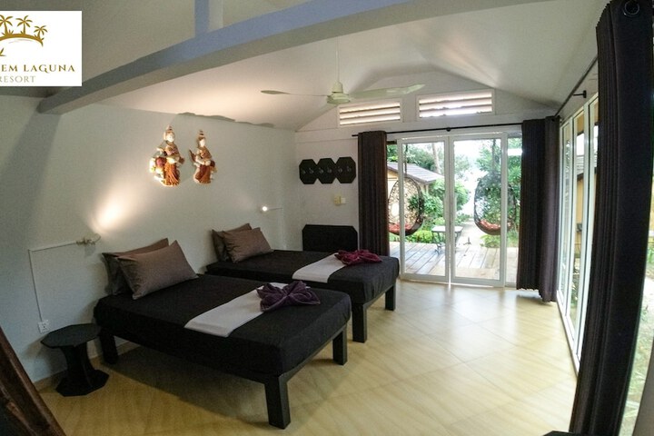 Room 10 of 33