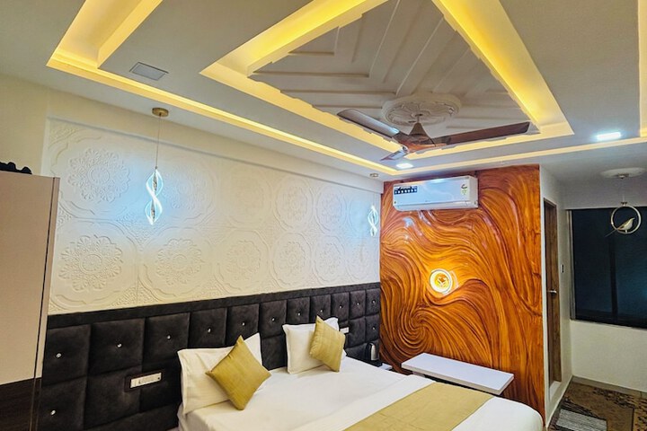 Room 3 of 30