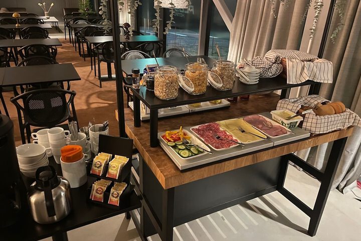 Breakfast/Coffee Service 17 of 22