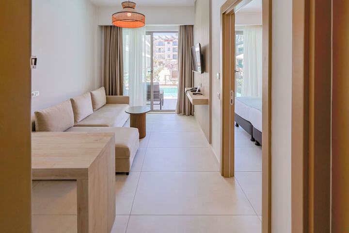 Room 53 of 185