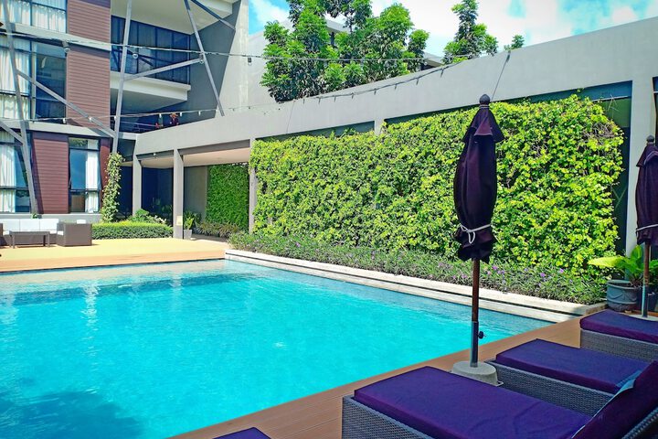 Pools & Facilities