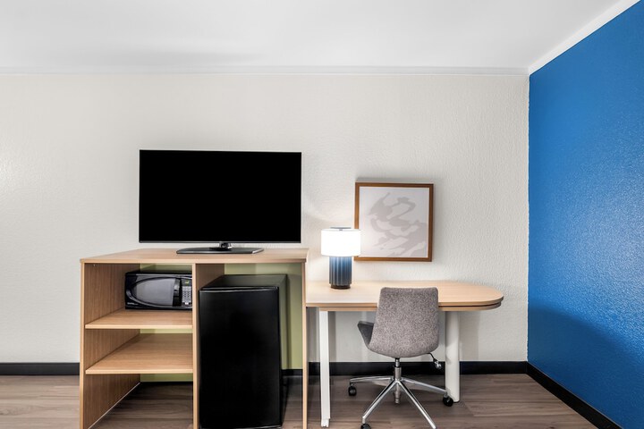 Room 18 of 43