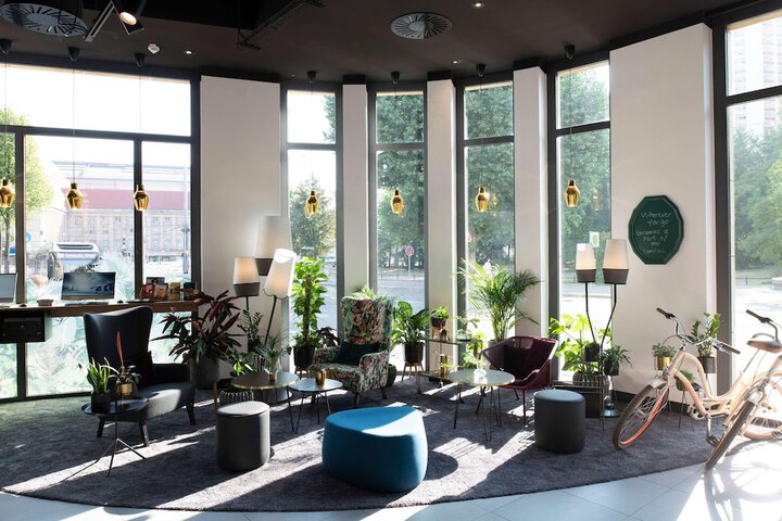 Guest Lobby
