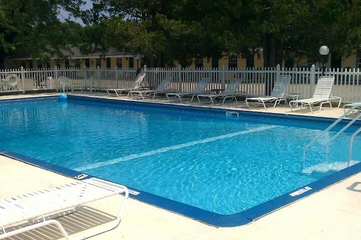 Pool 26 of 60