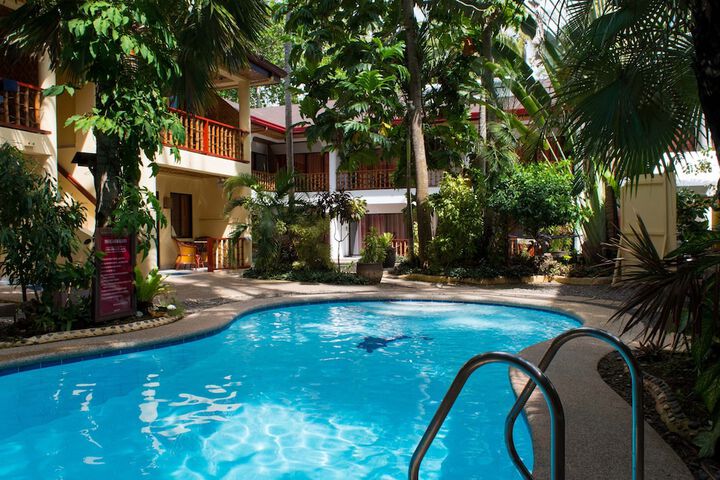 Alona Vida Beach Resort