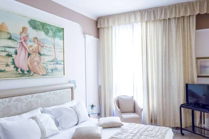 Room 16 of 28