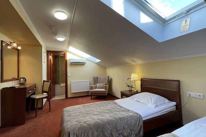 Room 25 of 69