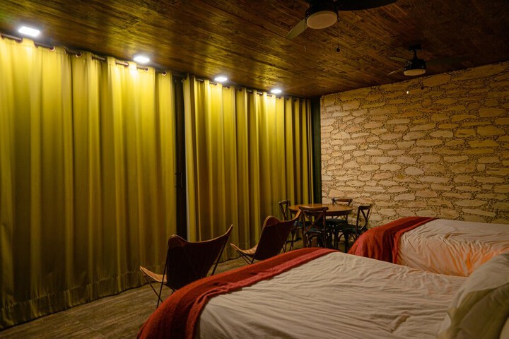 Room 45 of 169