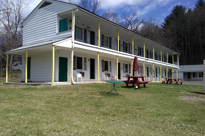 Hotel 12 of 13