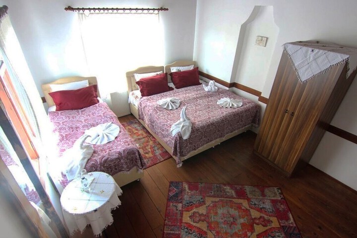 Room 6 of 39