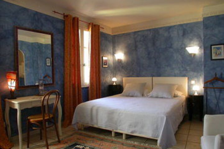 Room 15 of 48