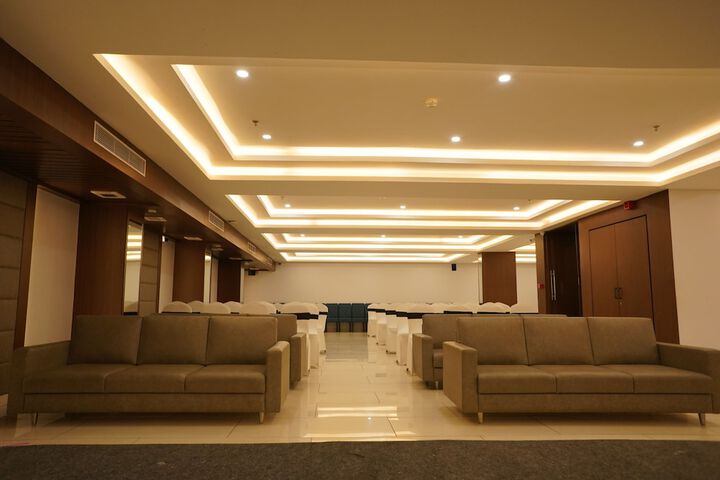 Ballroom/Hall 49 of 52