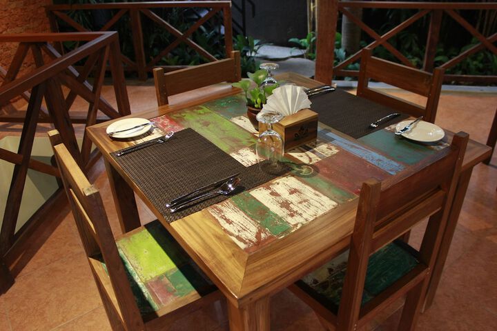 Dining 9 of 21