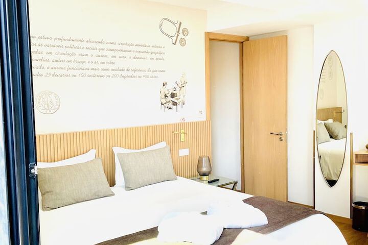 Room 27 of 62