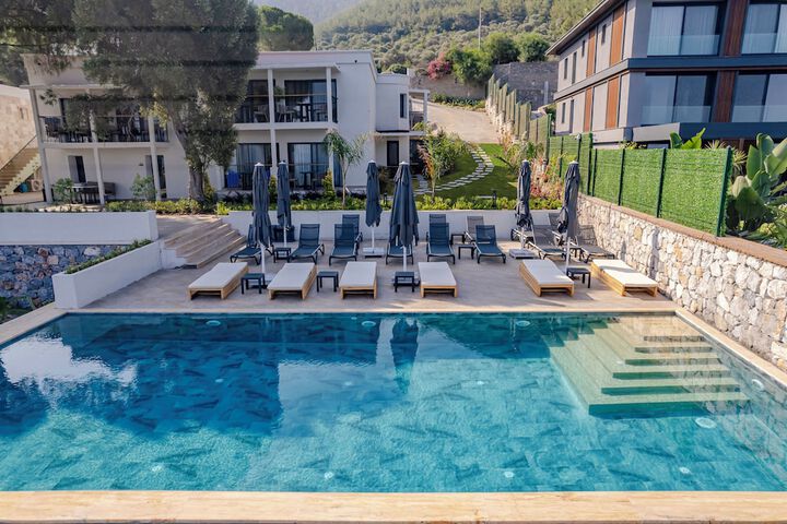 Pool 56 of 94