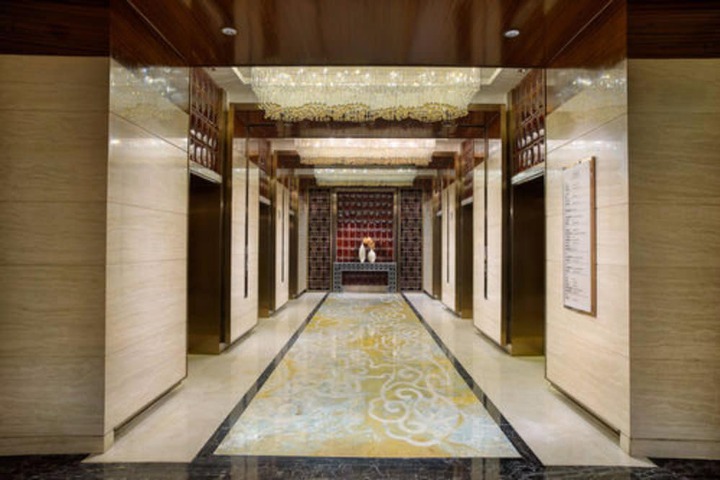 Ballroom/Hall 24 of 29