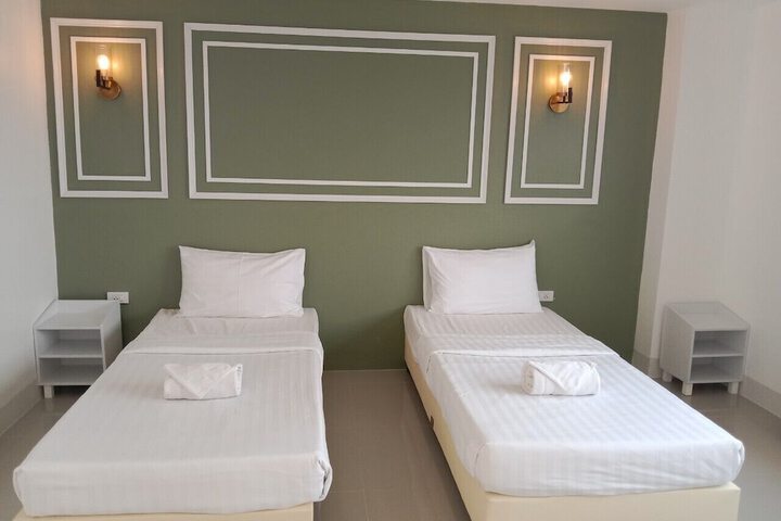 Room 7 of 25