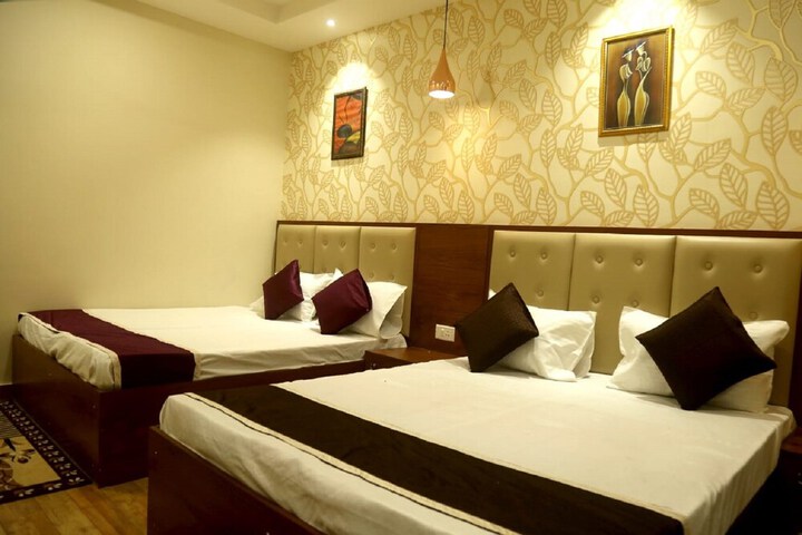 Room 3 of 18