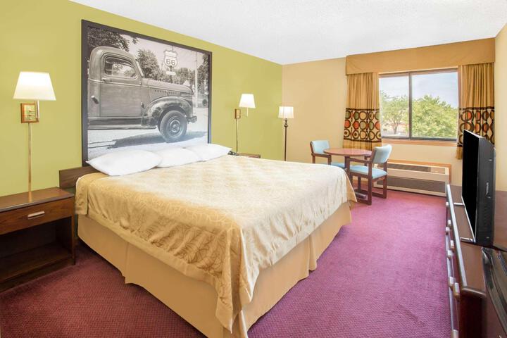 1 King Bed (11 of 11)