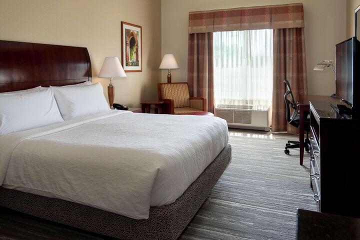 1 King Bed (7 of 11)