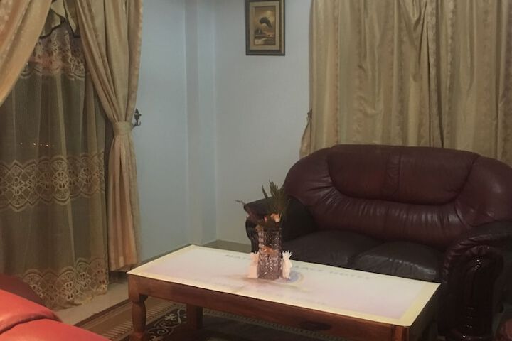 Lounge 40 of 49