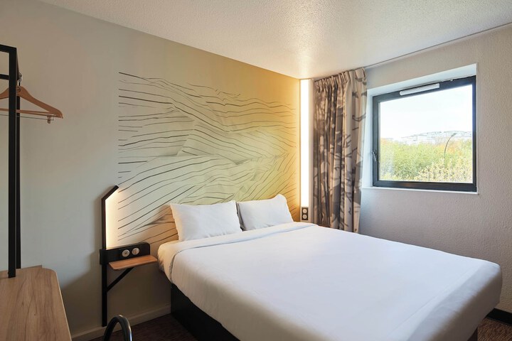 Room 18 of 40