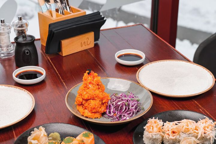 Dining 80 of 102