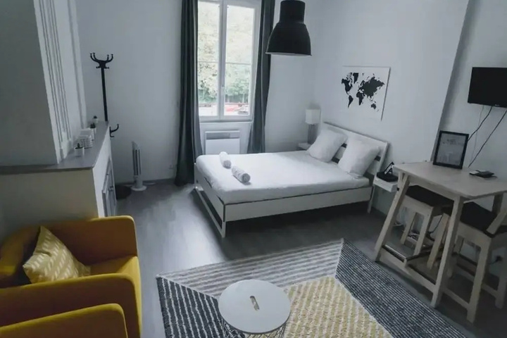 Room 3 of 18