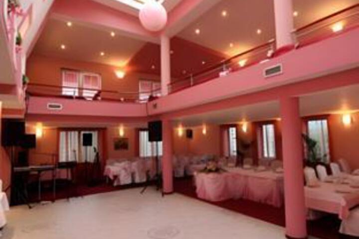 Room 4 of 23