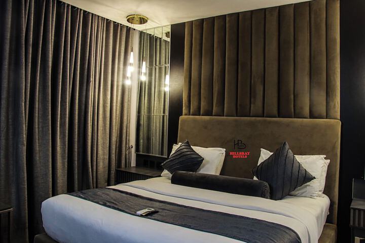 Room 3 of 7