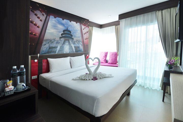 Room 13 of 77