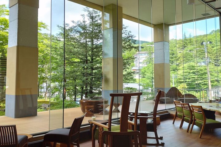 Entrance & Lobby