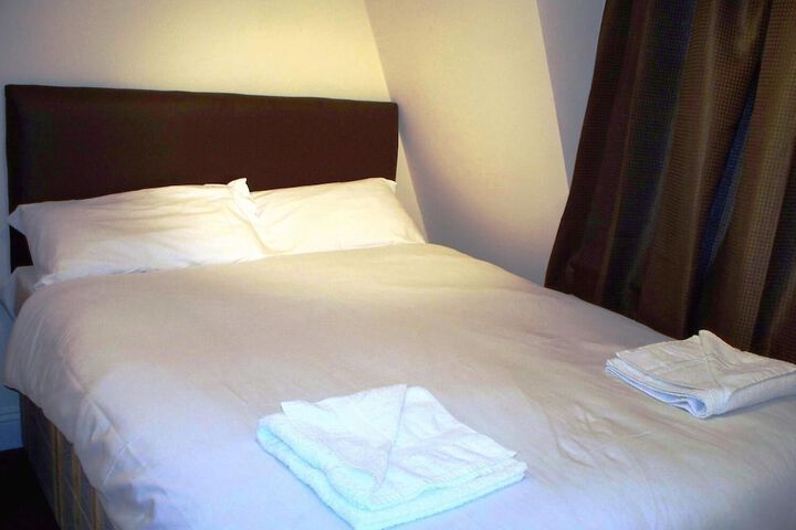 Room 16 of 26