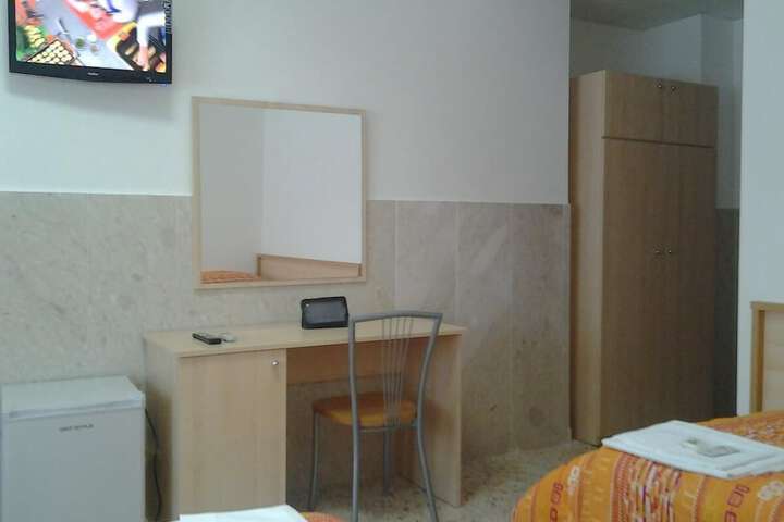 Room 5 of 22
