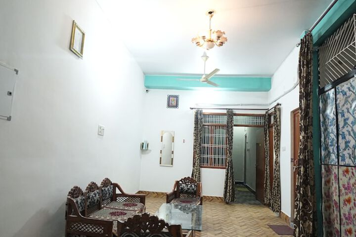 Room 9 of 14