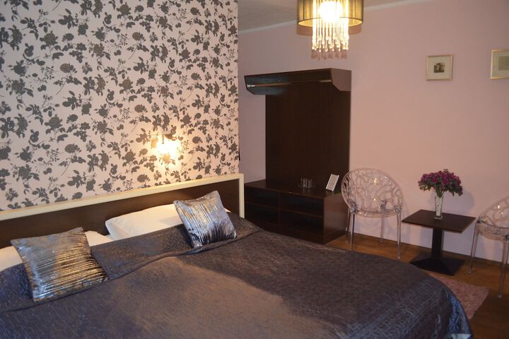 Room 8 of 78