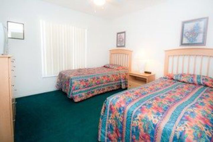 Room 5 of 12