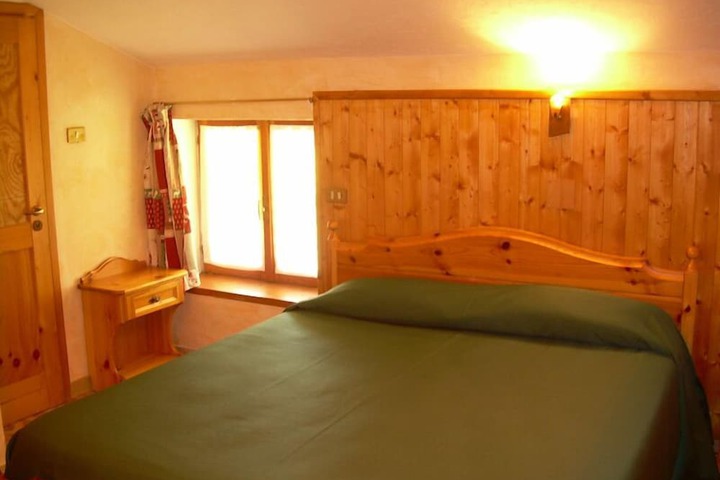 Room 5 of 17