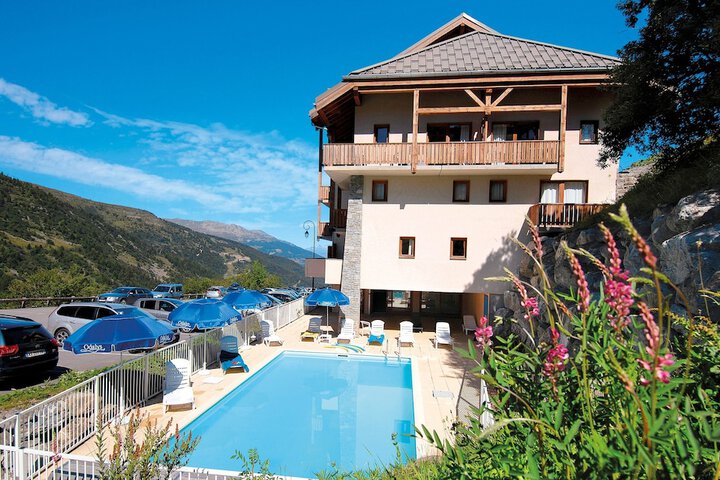 Pool Hotel