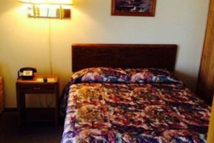 Room 2 of 10