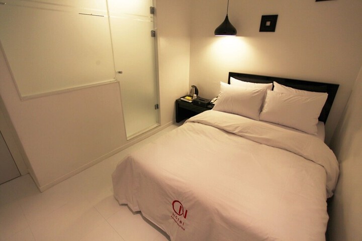 Room 42 of 71