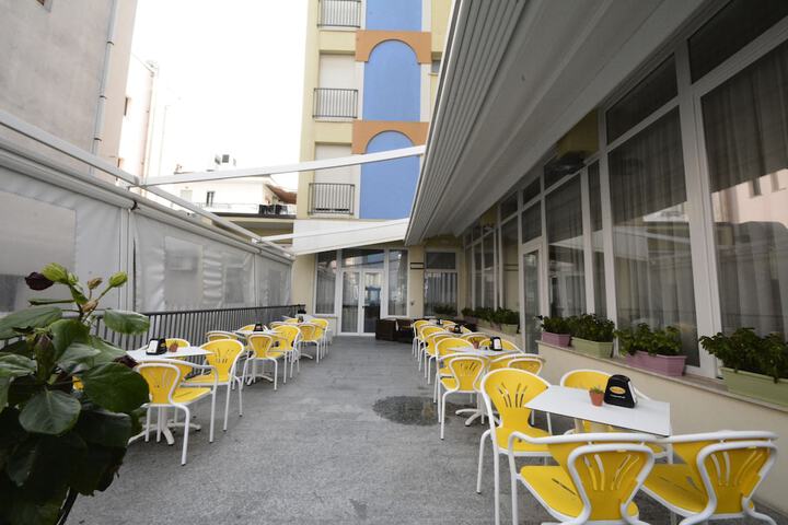 Terrace/Patio 29 of 34