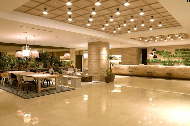 Entrance & Lobby