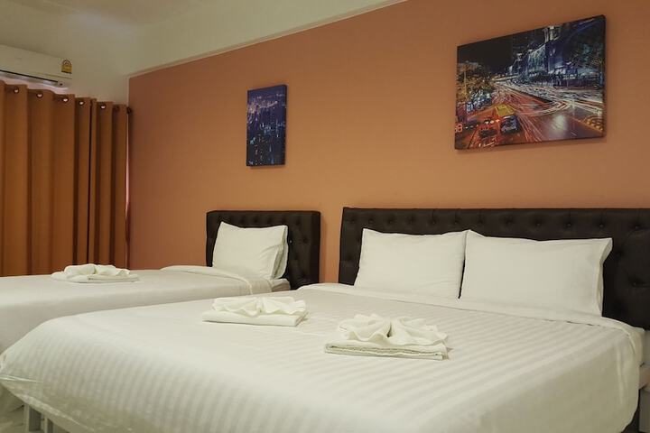 Room 12 of 26