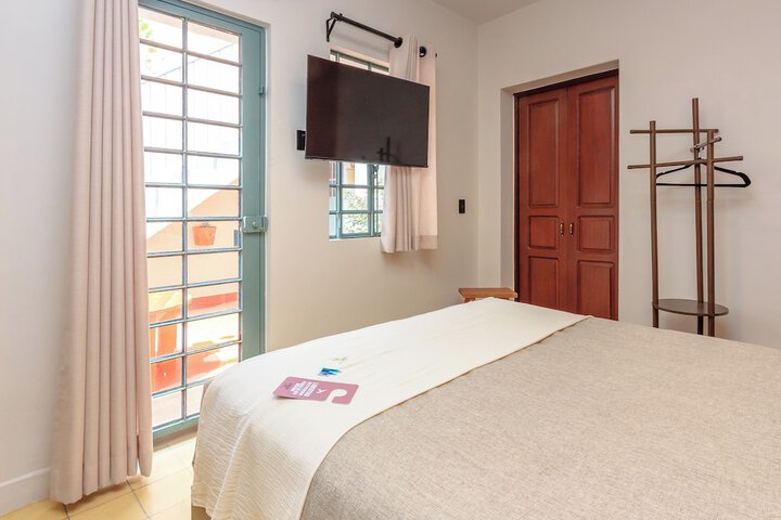 Room 10 of 43