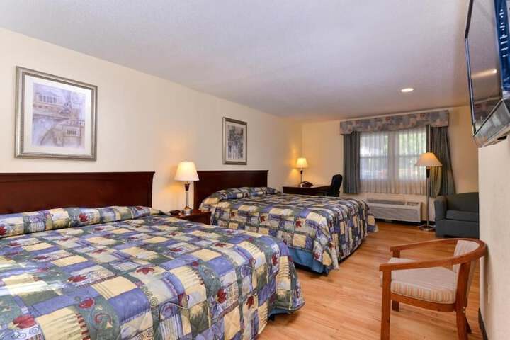 1 King Bed Suite (6 of 9)