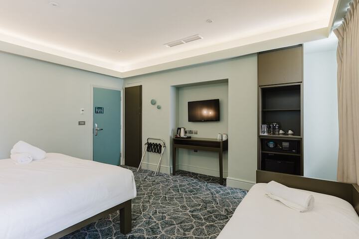 Room 152 of 263