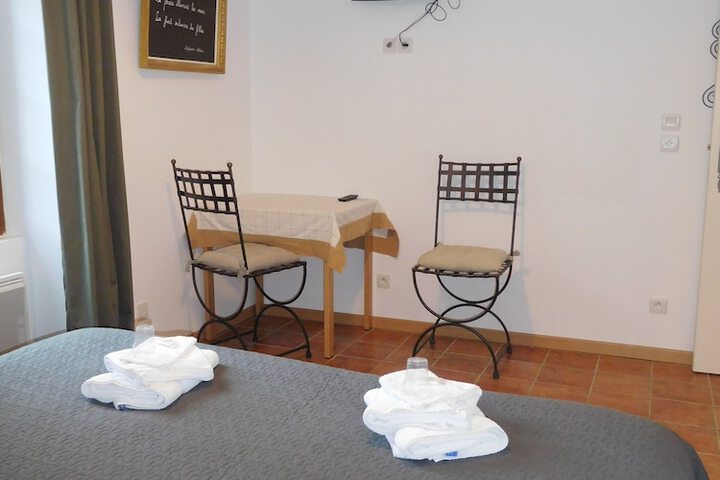 Room 9 of 20