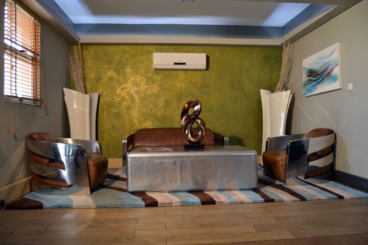 Lounge 35 of 50